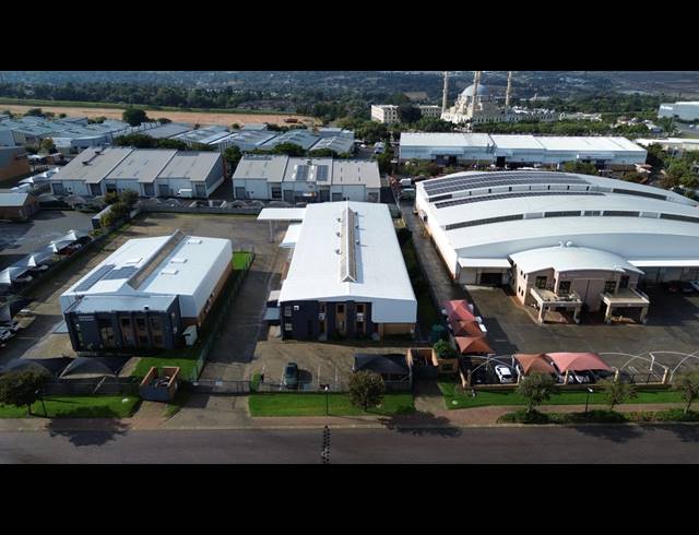 1,341M² WAREHOUSE TO LET IN HALFWAY HOUSE
